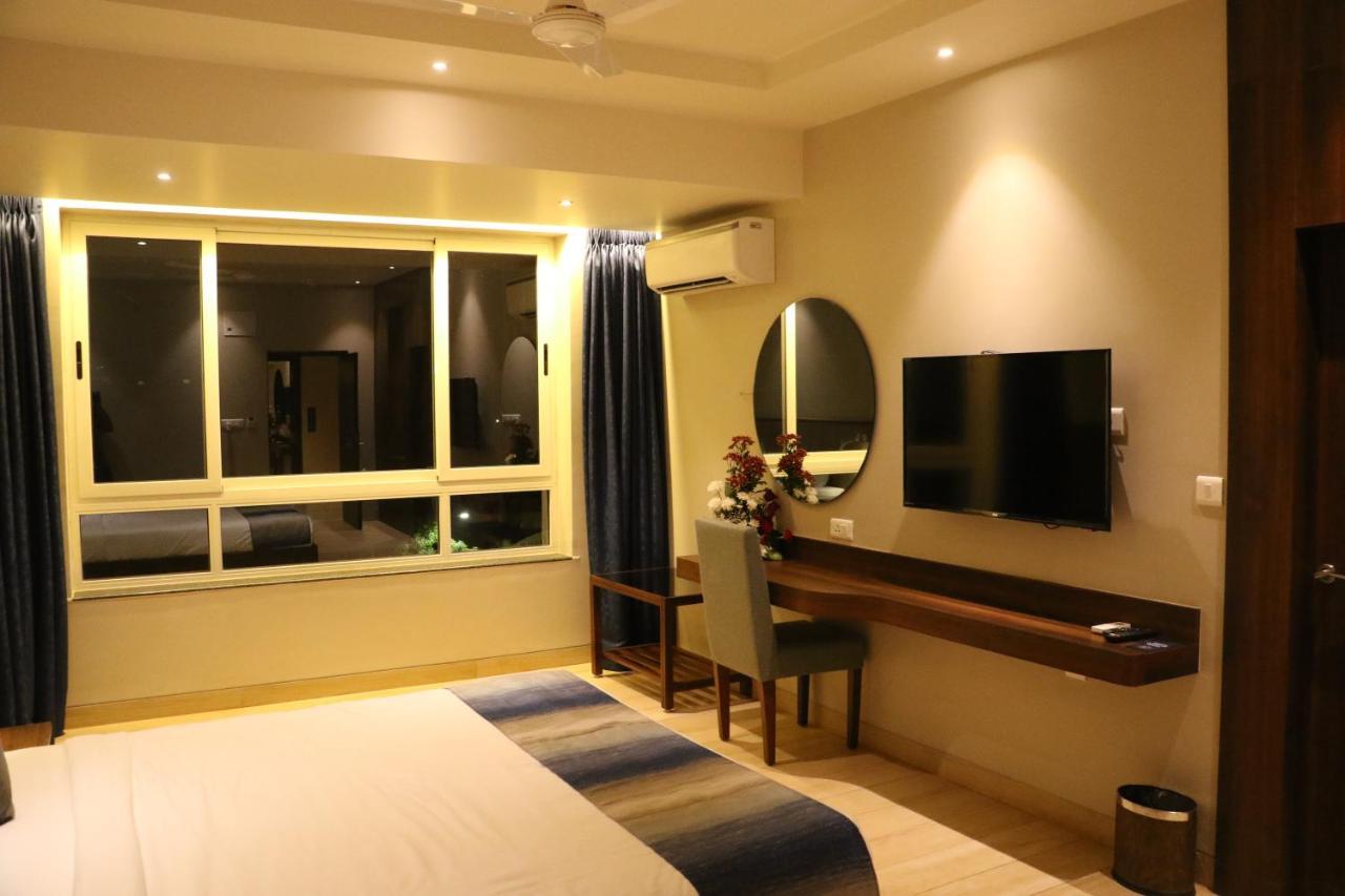 Cosmique Clarks Inn Suites Goa Margão Exterior foto